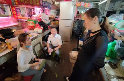 小孩们在厨房里低可信度描述已自动生成